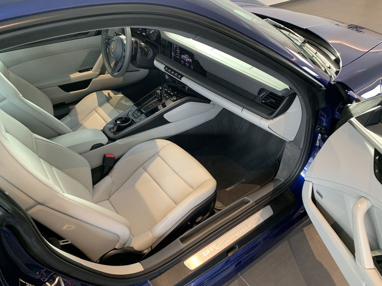 Porsche 992 Carrera 4S