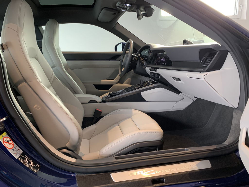 Porsche 992 Carrera 4S