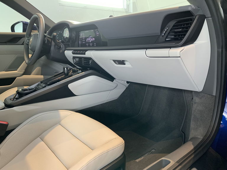 Porsche 992 Carrera 4S