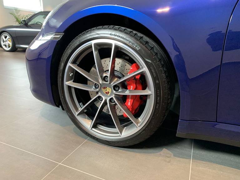 Porsche 992 Carrera 4S