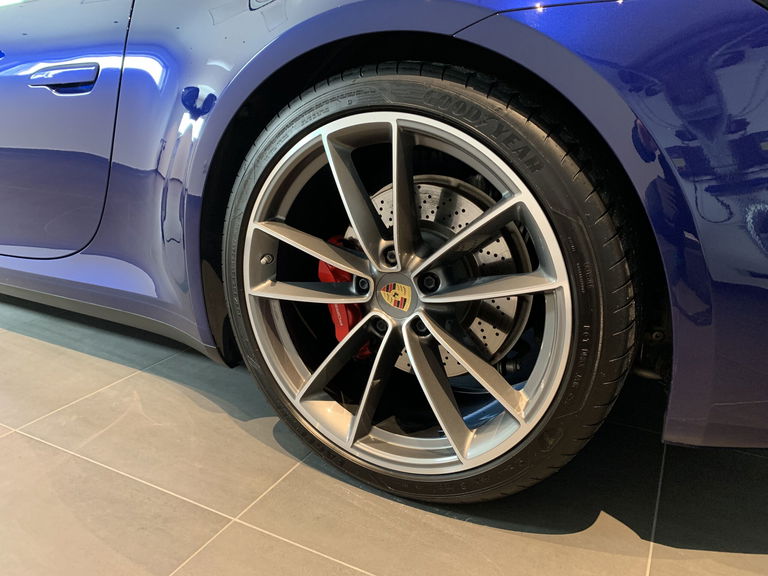 Porsche 992 Carrera 4S