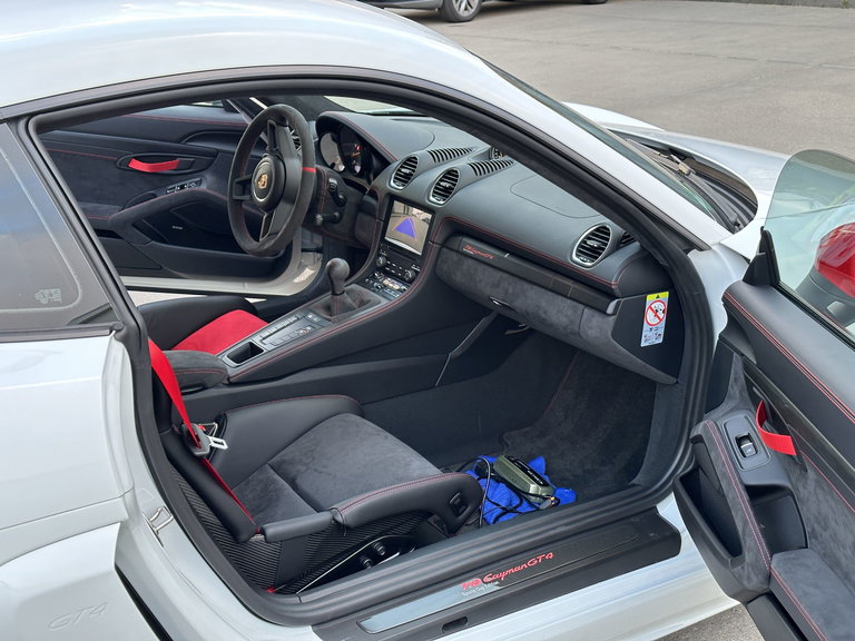 Porsche 718 Cayman GT4 Sports Cup Edition