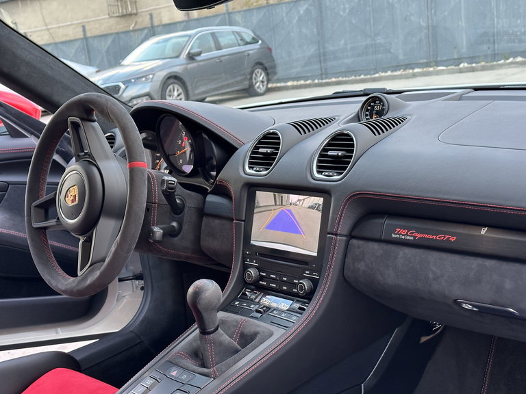 Porsche 718 Cayman GT4 Sports Cup Edition