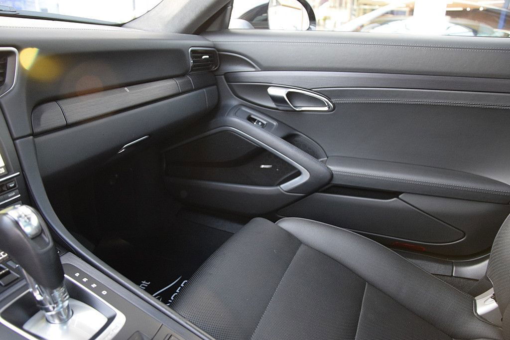 Porsche 991 Carrera 4 GTS