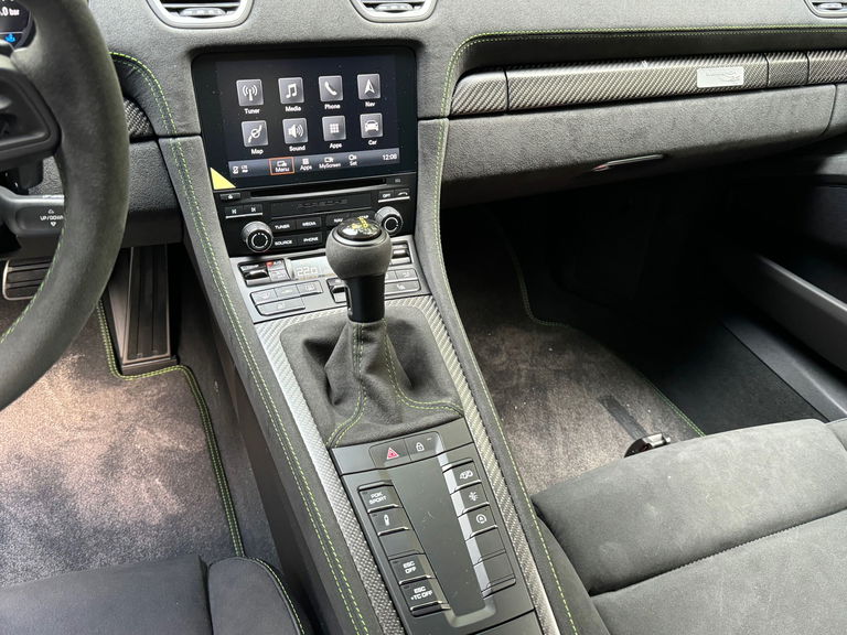 Porsche 718 Cayman GT4 RS