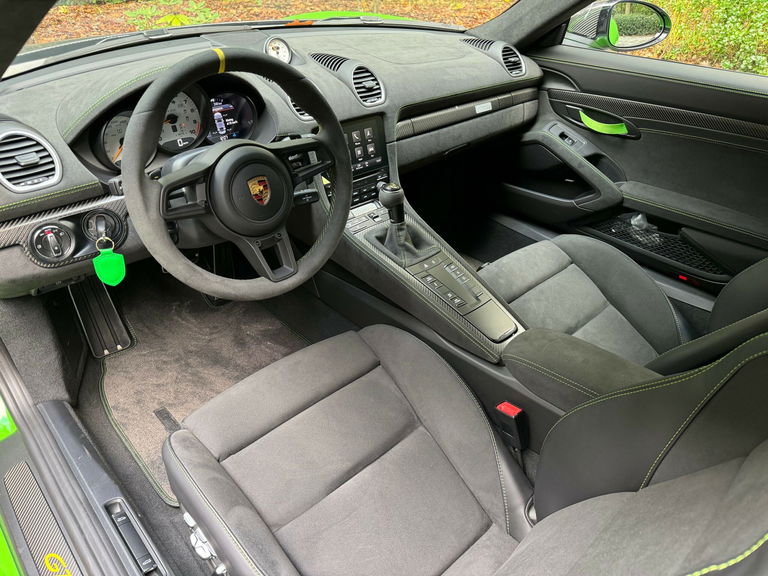 Porsche 718 Cayman GT4 RS