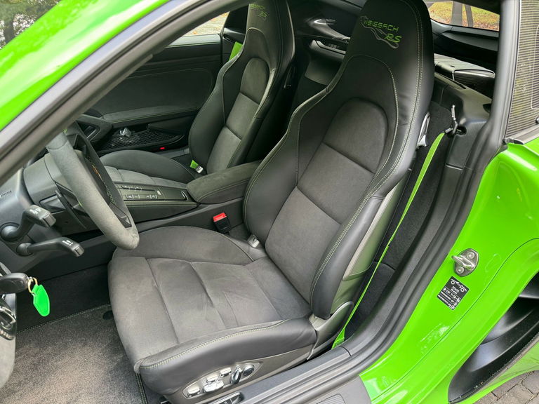 Porsche 718 Cayman GT4 RS