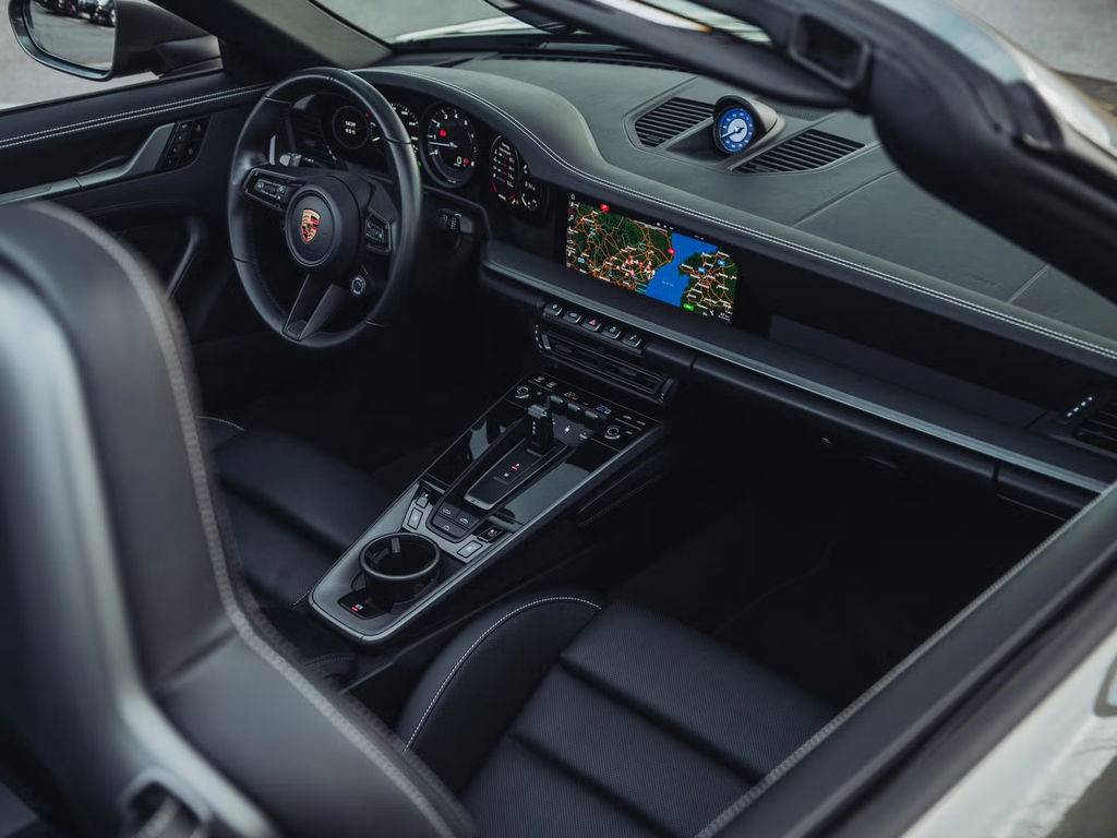 Porsche 992 Carrera 4S