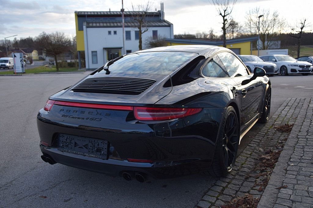 Porsche 991 Carrera 4 GTS