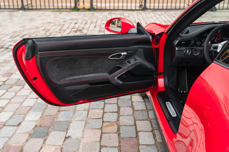 Porsche 991 Carrera GTS