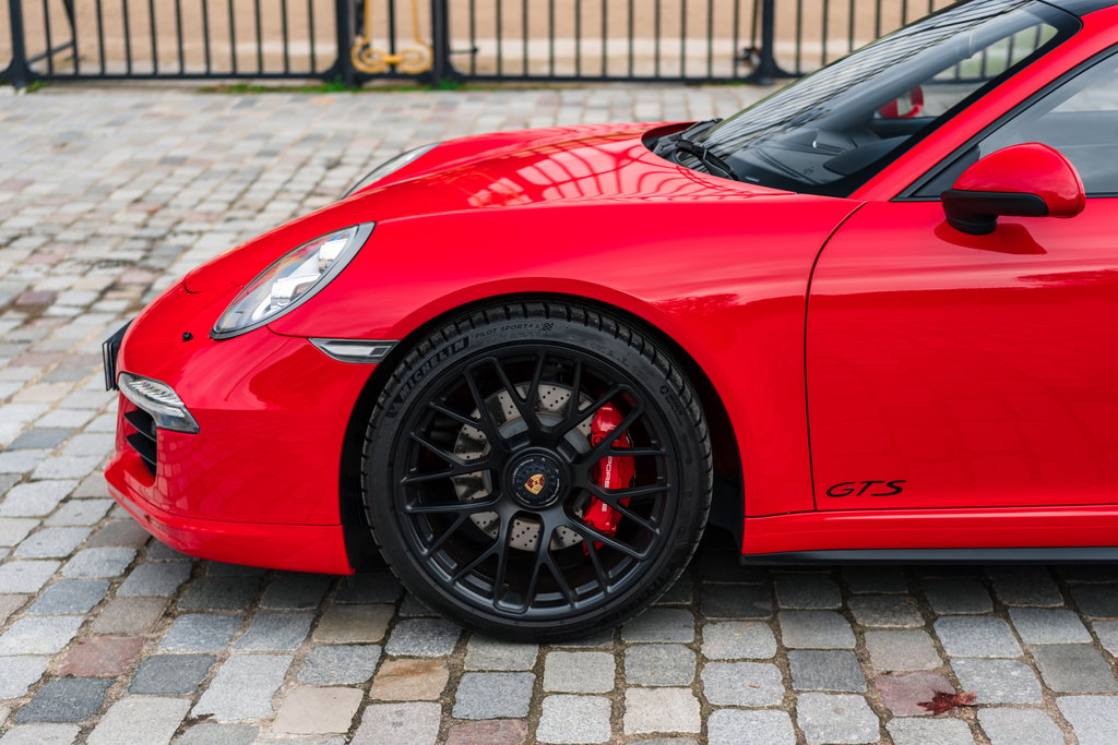 Porsche 991 Carrera GTS