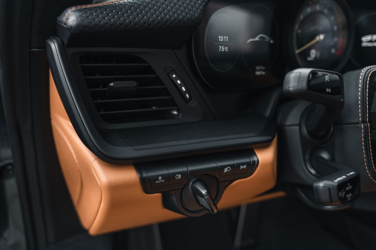 Porsche 992 GT3 Touring