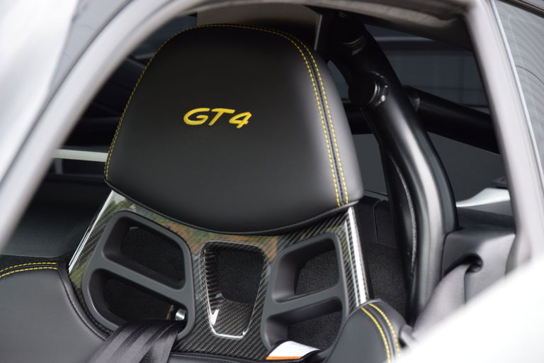 Porsche 718 Cayman GT4