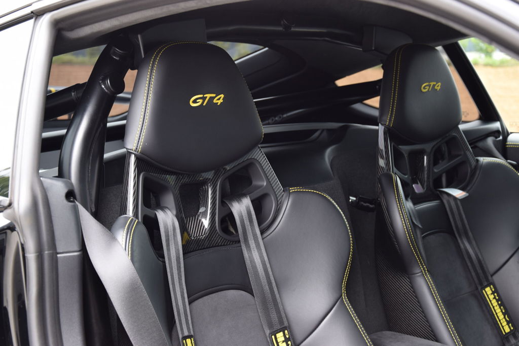 Porsche 718 Cayman GT4