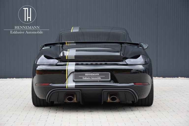 Porsche 718 Cayman GT4