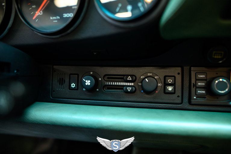 Porsche 964 Carrera 4