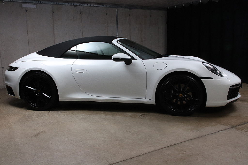 Porsche 992 Carrera 4