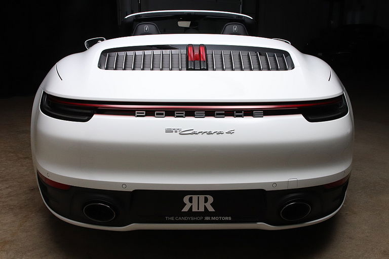 Porsche 992 Carrera 4