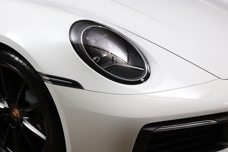 Porsche 992 Carrera 4