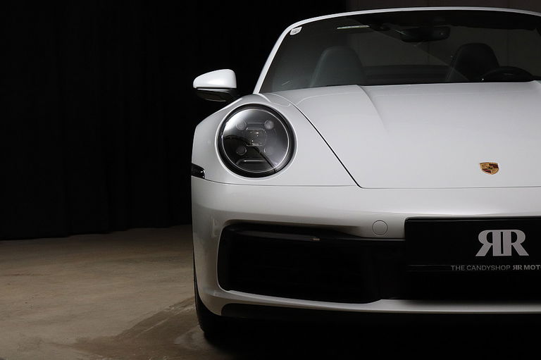 Porsche 992 Carrera 4