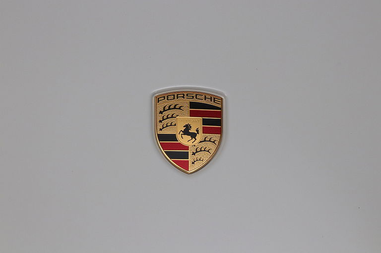 Porsche 992 Carrera 4