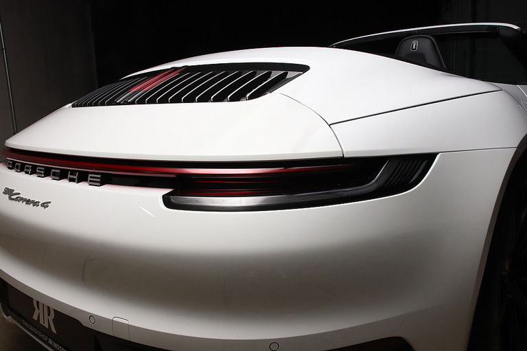 Porsche 992 Carrera 4