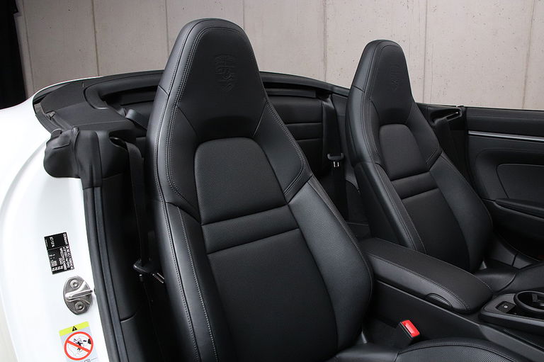 Porsche 992 Carrera 4