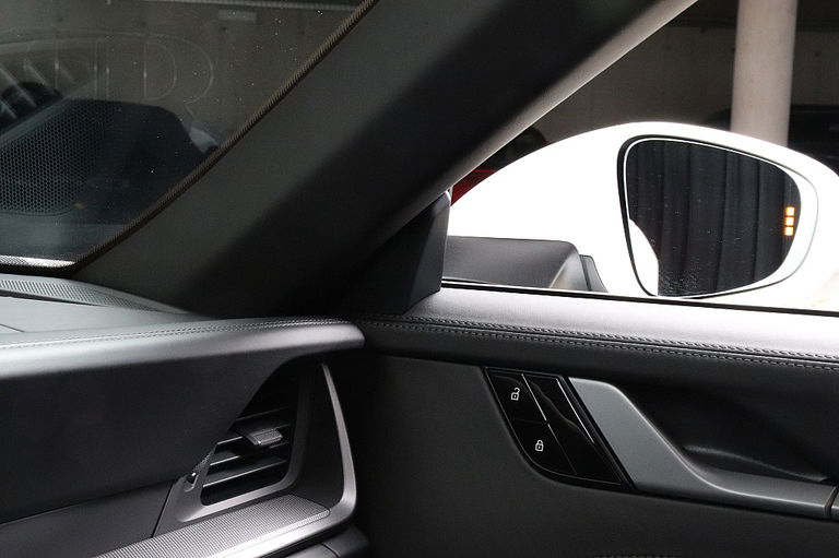 Porsche 992 Carrera 4