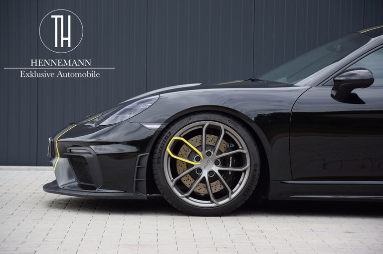 Porsche 718 Cayman GT4