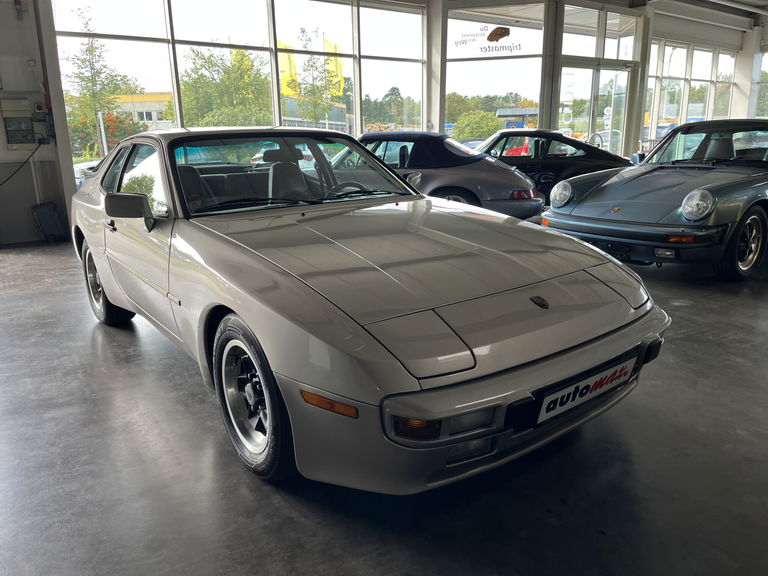 Porsche 944 Coupé
