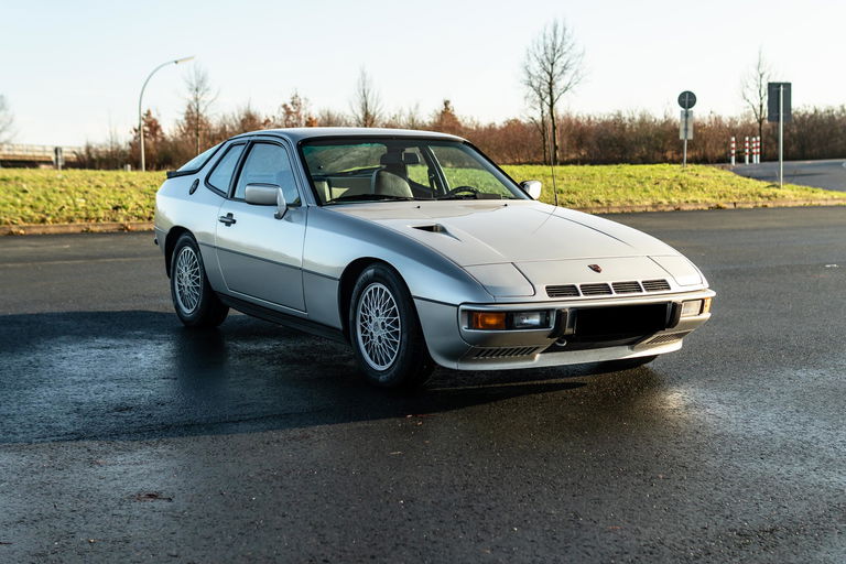 Porsche 924