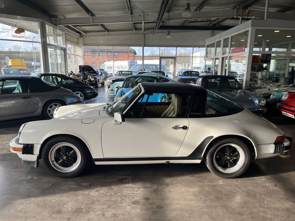 Porsche 911 Carrera 3.2