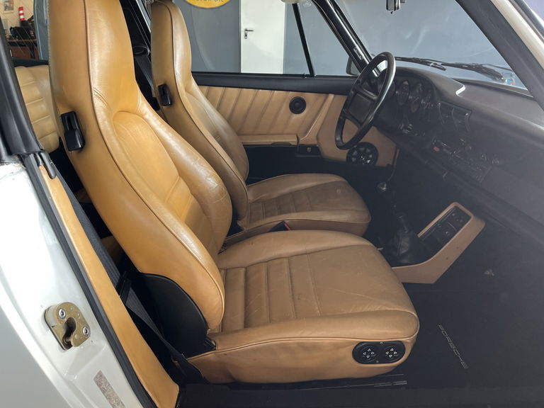 Porsche 911 Carrera 3.2