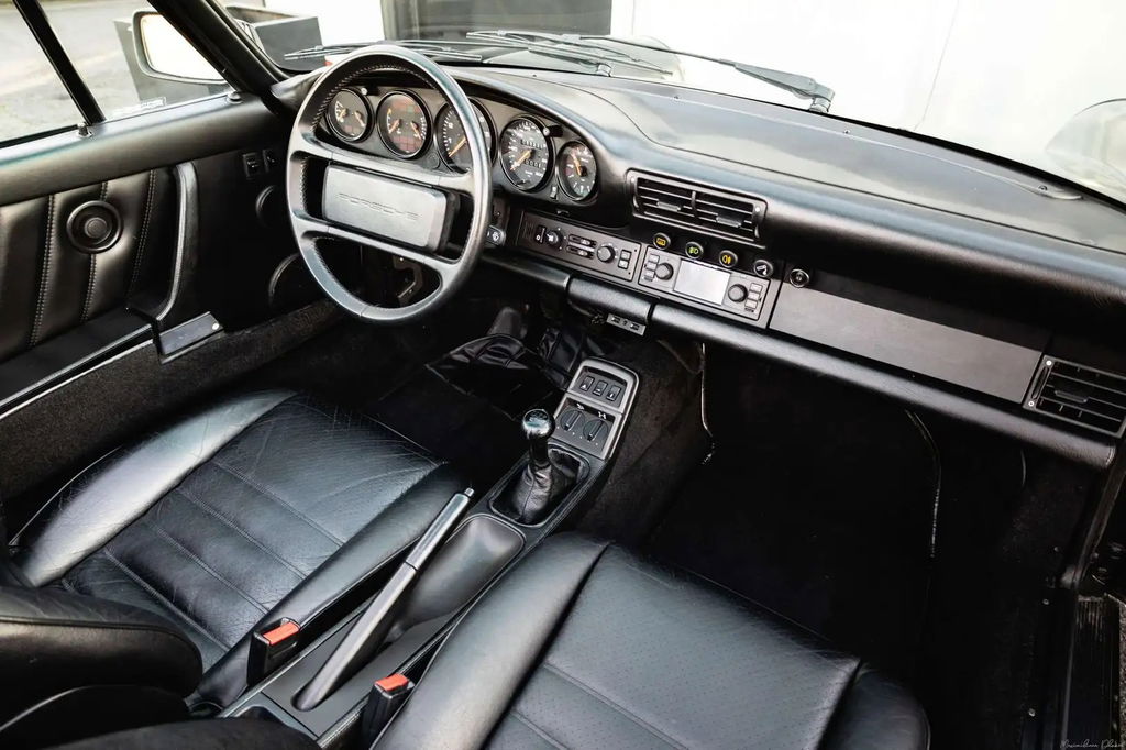 Porsche 964 Carrera 4