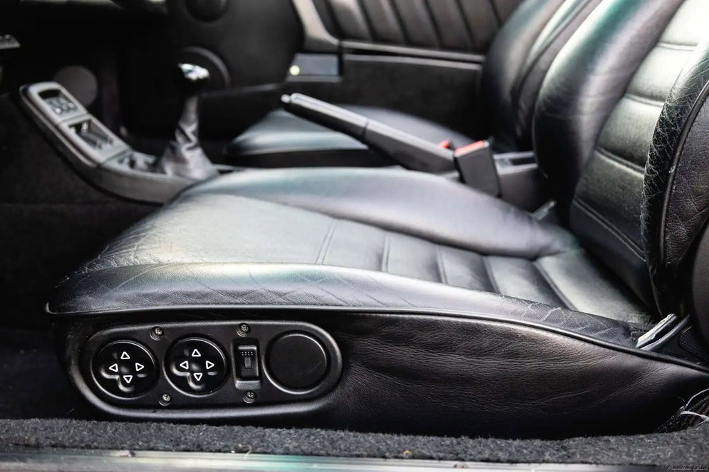 Porsche 964 Carrera 4