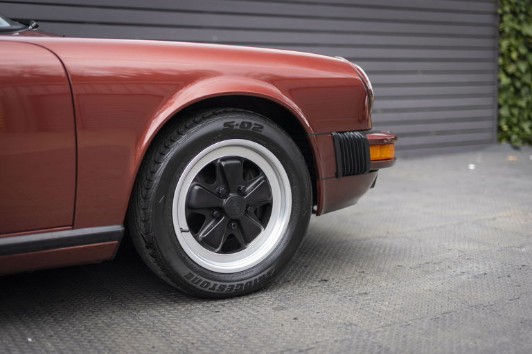 Porsche 911 Carrera 3.2