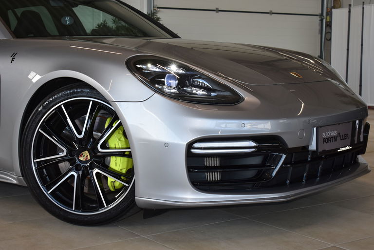 Porsche Panamera 4 E-Hybrid