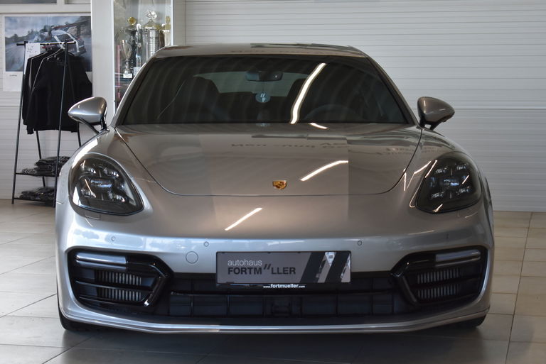Porsche Panamera 4 E-Hybrid