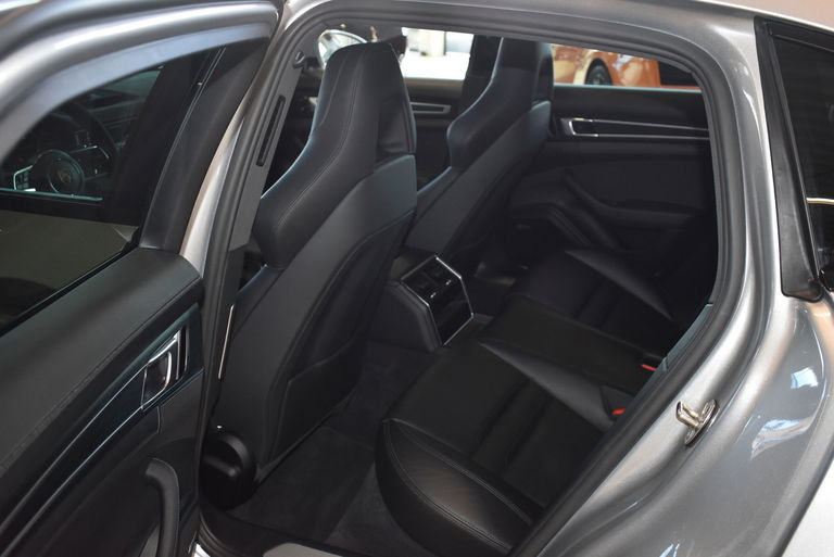 Porsche Panamera 4 E-Hybrid