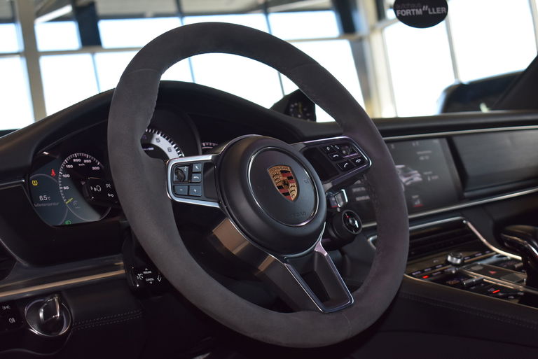 Porsche Panamera 4 E-Hybrid