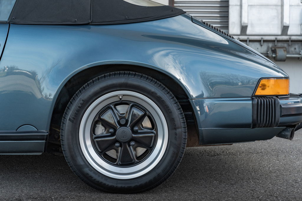 Porsche 911 Carrera 3.2