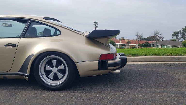 Porsche 911 Carrera 3.2 WTL