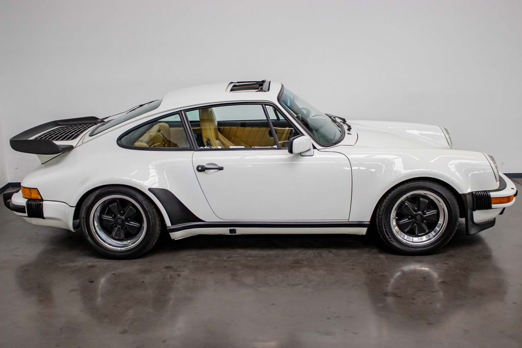 Porsche 911 Turbo 3.3