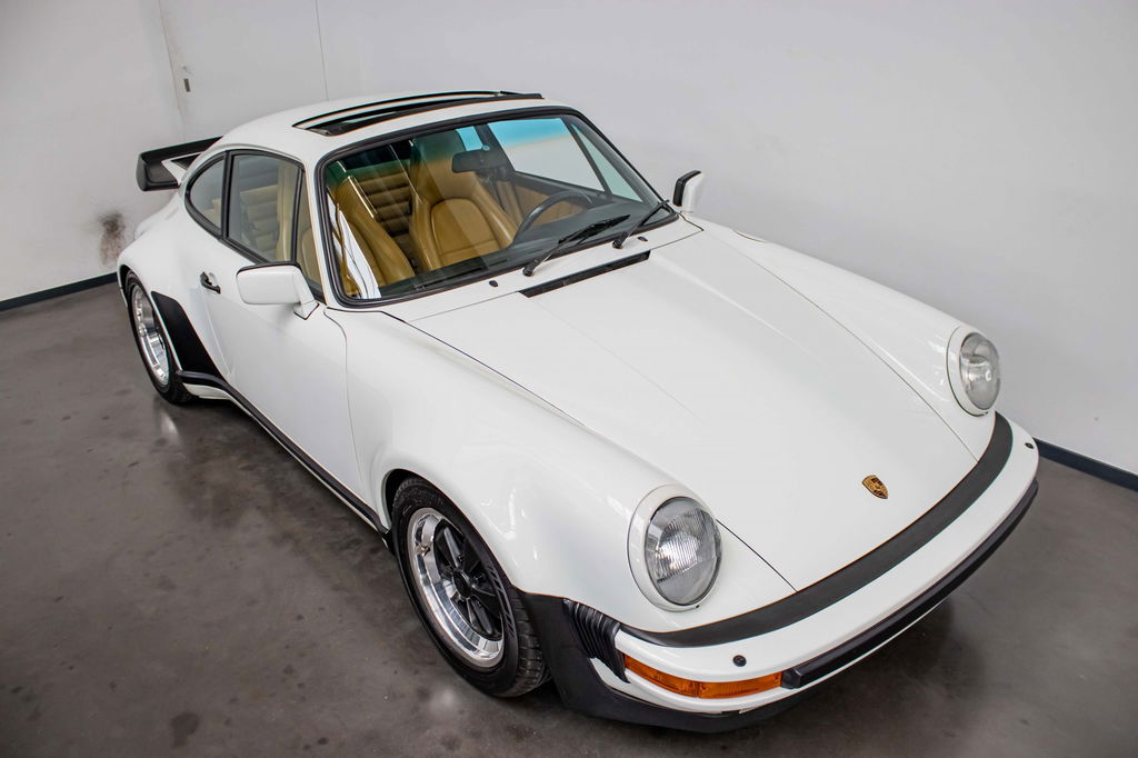 Porsche 911 Turbo 3.3