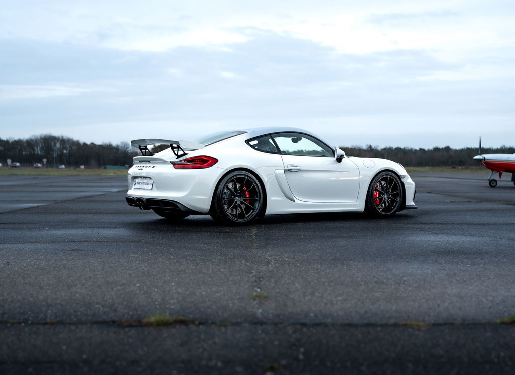 Porsche 981 Cayman GT4