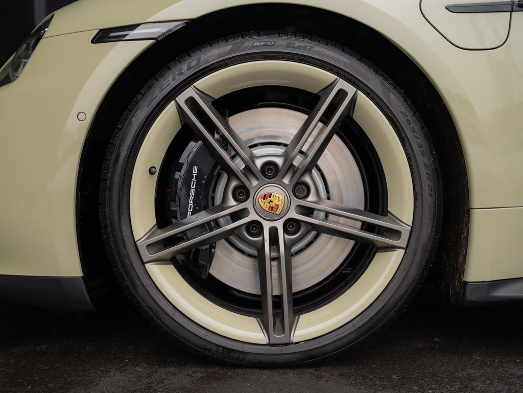Porsche Taycan GTS