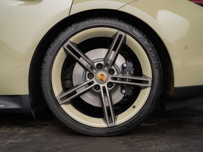 Porsche Taycan GTS