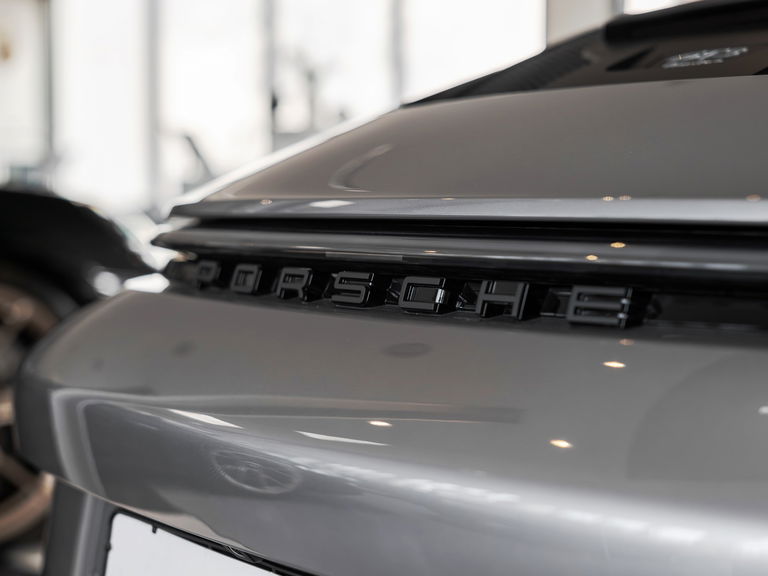 Porsche 992 GT3 Touring