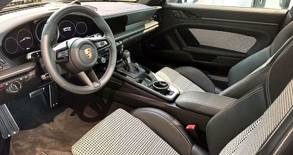 Porsche 992 GT3 Touring