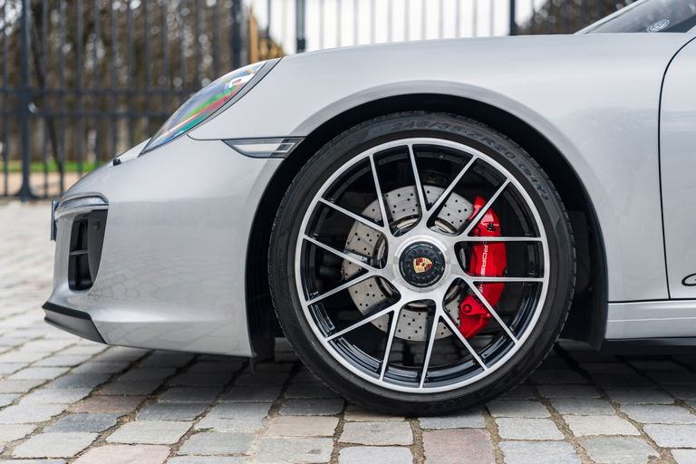 Porsche 991.2 Carrera GTS